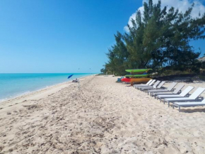 Oceanside 3 Bedroom Luxury Villa with Private Pool, 500ft from Long Bay Beach -V2